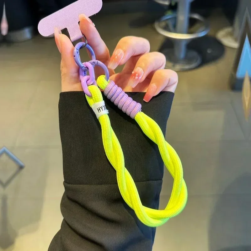Phone Cases With Loop - สายคล้องโทรศัพท์มือถือแฟชั่น แข็งแรง ทนทาน สายคล้องตกแต่งแบบเกลียว ป้องกันการสูญหาย สายคล้องข้อมือสั้นสำหรับเคสโทรศัพท์ทุกประเภท
